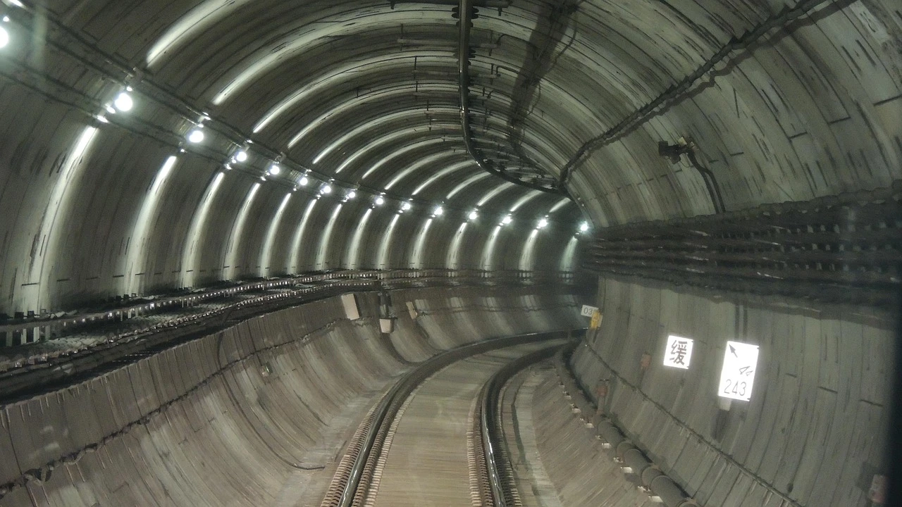I misteriosi tunnel di Napoli: Un'avventura claustrofobica