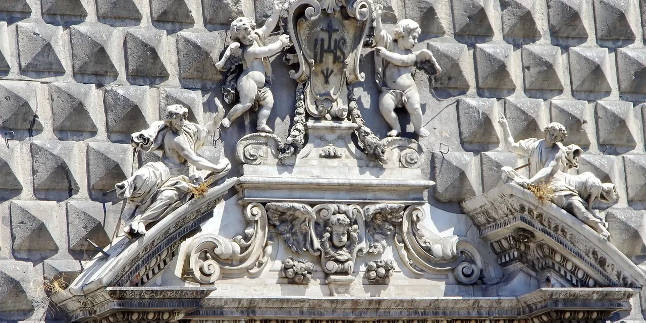 Chiesa nel centro storico di Napoli